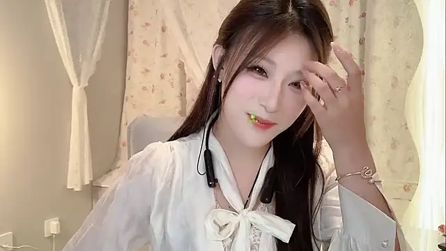 Mckenna-122 online show from June 5, 3:07 pm