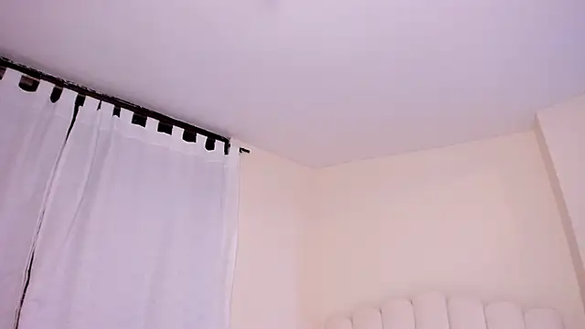 evely coelloo online show from November 11, 2:18 am