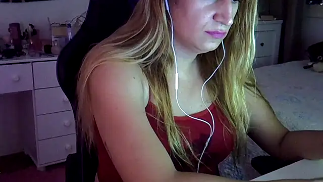 luizacandy online show from April 9, 1:52 am