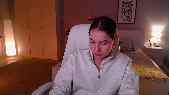 Snapshot of Bellla_Haddid chatting on October 12, 1:08 am Bellla Haddid online show from October 12, 1:08 am