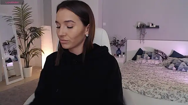 Snapshot of Bellla_Haddid chatting on September 24, 1:37 am Bellla Haddid online show from September 24, 1:37 am