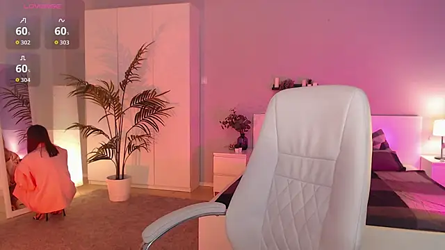 Snapshot of Bellla_Haddid chatting on September 9, 12:43 am Bellla Haddid online show from September 9, 12:43 am
