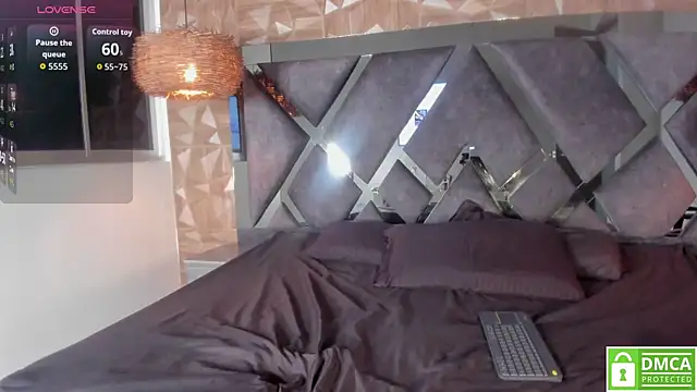 Snapshot of Rose_Evans__ chatting on September 19, 4:44 am Rose Evans online show from September 19, 4:44 am
