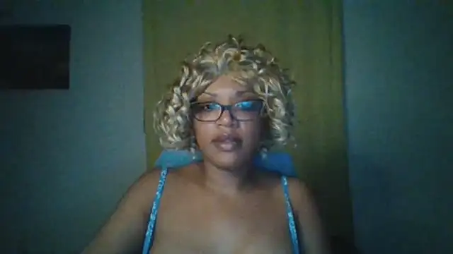 thekelliecapri online show from July 6, 9:47 am