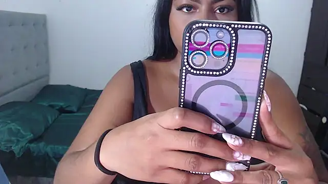 alanajonees22 online show from July 11, 3:45 pm