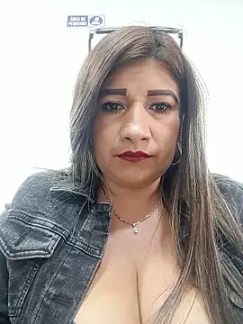 Hannahcandyy online show from June 16, 6:53 pm