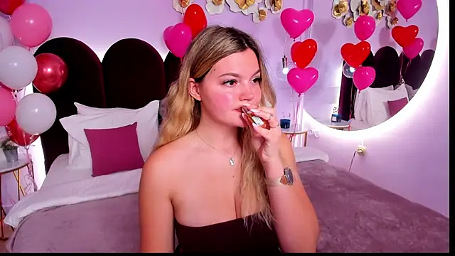 ZaraBloom online show from November 16, 3:19 am