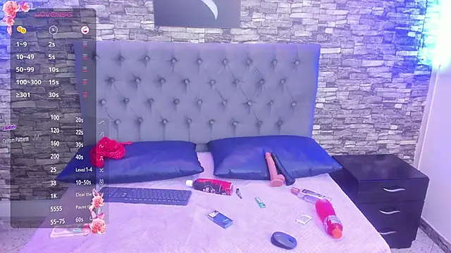 Snapshot of Venus_medussa chatting on October 11, 9:17 pm Venus medussa online show from October 11, 9:17 pm