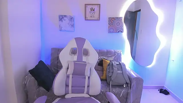 Charlotte cowell sub1  online show from February 5, 8:56 pm