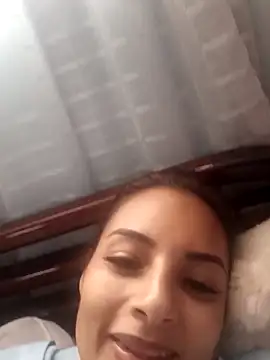 mykaelahoney online show from October 27, 3:18 pm