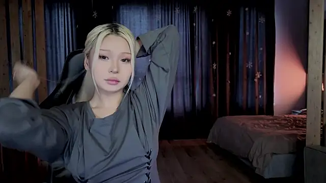 RileyMee online show from February 10, 3:20 am