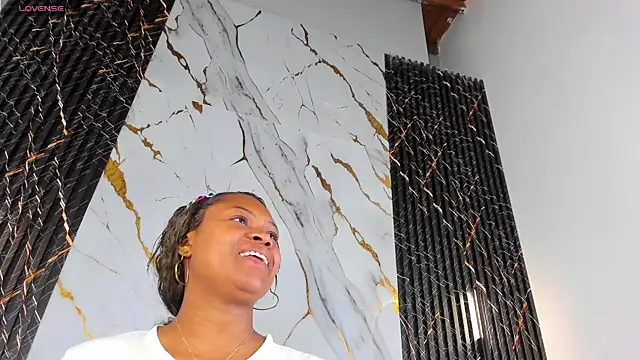 Snapshot of ebony_hot1 chatting on September 22, 2:04 pm ebony hot1 online show from September 22, 2:04 pm