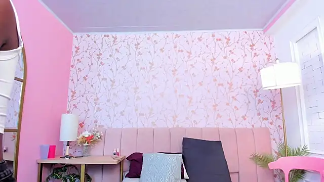 amber-hill online show from March 24, 7:41 pm