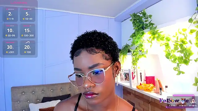 amber-hill online show from June 20, 12:20 pm