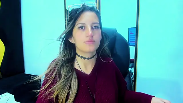 GiaRoussel online show from December 5, 4:30 pm