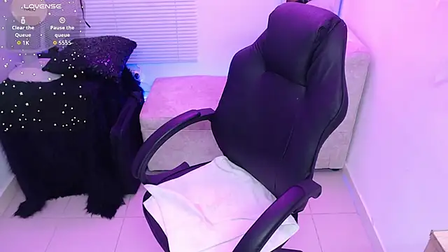 Mailywindsor online show from November 19, 6:41 pm