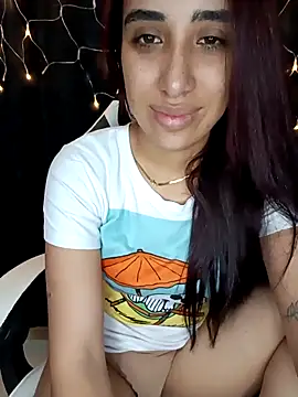 Snapshot of ifeelverywet_andhot chatting on October 19, 10:34 pm ifeelverywet andhot online show from October 19, 10:34 pm