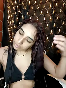 Snapshot of ifeelverywet_andhot chatting on October 10, 7:52 pm ifeelverywet andhot online show from October 10, 7:52 pm