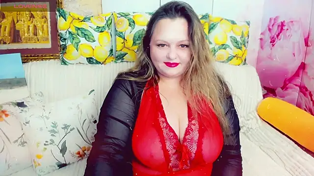 KlaraHoll online show from July 8, 3:36 pm