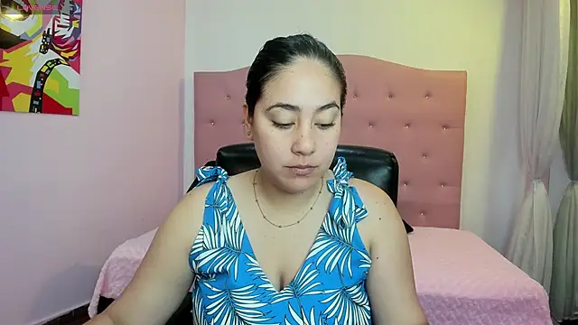 Snapshot of lizzaxs chatting on October 10, 1:05 pm lizzaxs online show from October 10, 1:05 pm