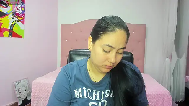 Snapshot of lizzaxs chatting on October 16, 1:14 pm lizzaxs online show from October 16, 1:14 pm