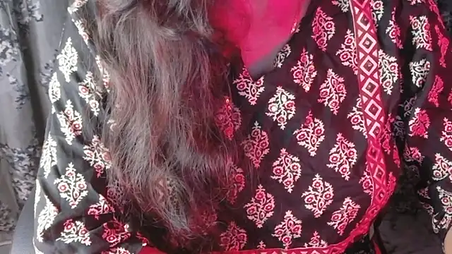 SexyAndHottie online show from July 21, 6:52 pm