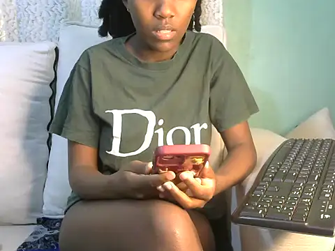 Caryyyl online show from October 27, 7:48 am