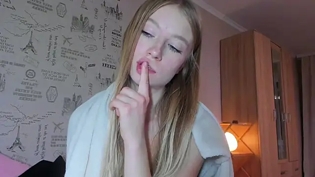 minidivaa  online show from October 4, 9:19 pm