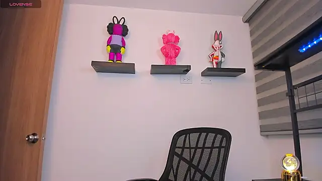 Gangster Girl online show from March 3, 5:13 am