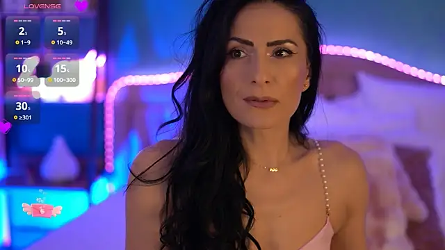 RaisaVawn online show from April 15, 6:14 am