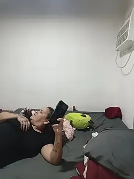 Milfvalesk online show from June 14, 1:03 am