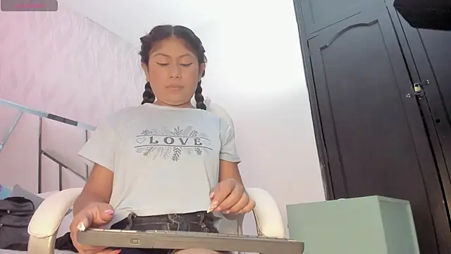 Victoriaa millers online show from June 11, 7:11 pm