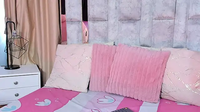 Snapshot of lila_noa chatting on October 16, 8:22 pm lila noa online show from October 16, 8:22 pm