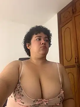Snapshot of Mrskary chatting on September 20, 12:47 pm Mrskary online show from September 20, 12:47 pm
