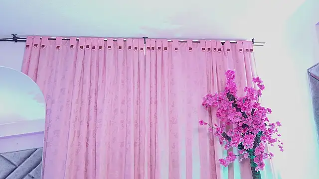 Elith noa online show from January 8, 7:40 pm