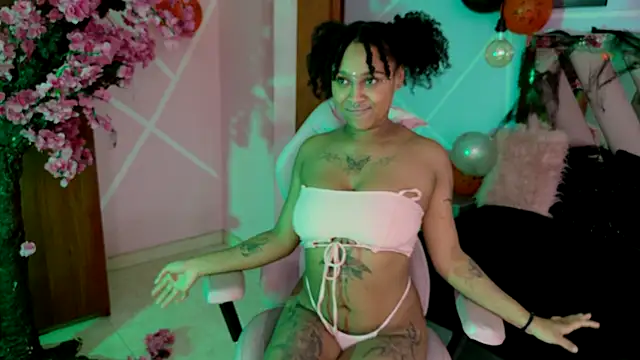 Elith noa online show from October 21, 7:40 pm