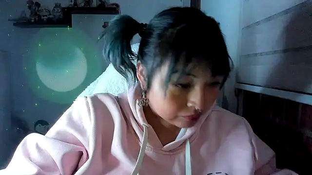 Shaddycute  online show from June 20, 3:21 am