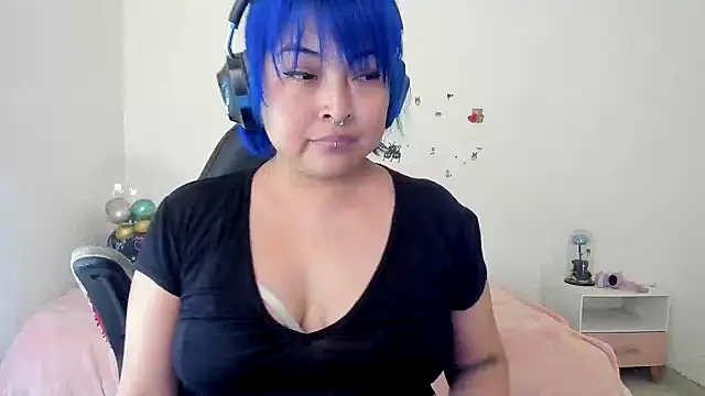 Snapshot of Shaddycute_ chatting on October 9, 7:40 pm Shaddycute online show from October 9, 7:40 pm