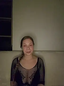 katiestevens online show from January 10, 10:47 pm