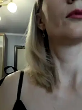 AvelinaLeoni online show from January 12, 6:51 am