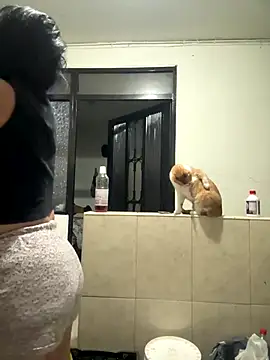 karenlennox1 online show from September 18, 6:23 am