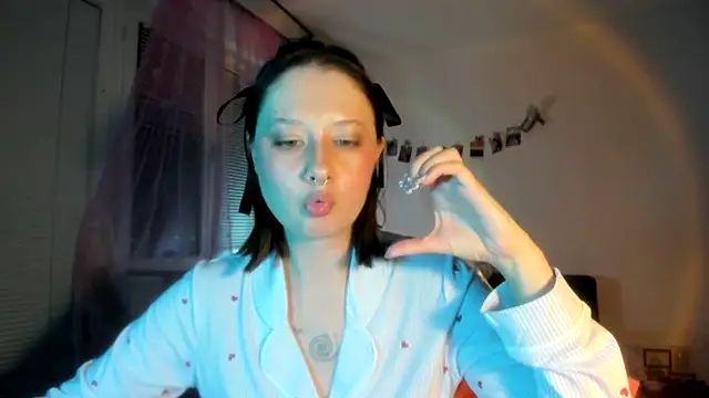 Jenny darling love online show from April 13, 6:09 pm