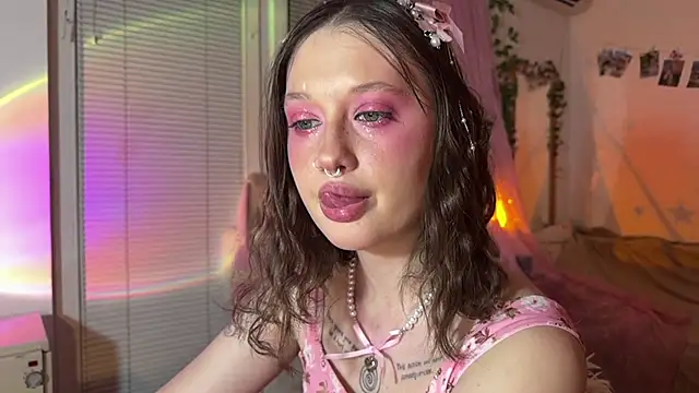 Jenny darling love online show from July 24, 7:00 pm