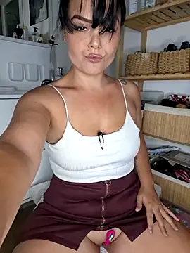 Xladycharme online show from June 8, 11:48 pm