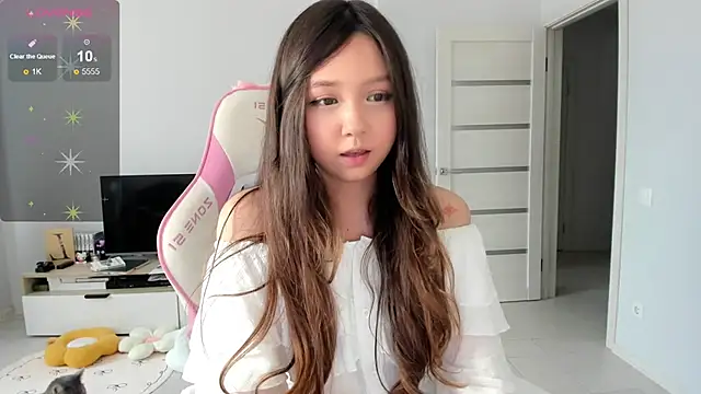 Fluffy Rose online show from June 11, 8:11 am