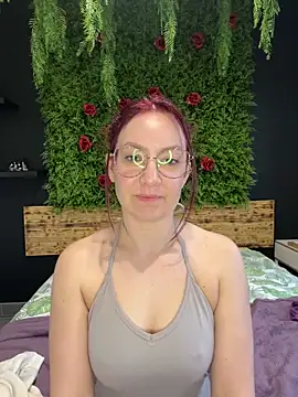 ladoucedu34 online show from April 12, 4:32 pm