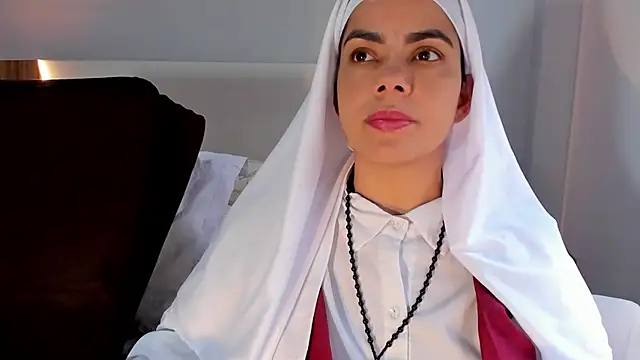 ClaraMariaMon online show from July 1, 3:44 pm