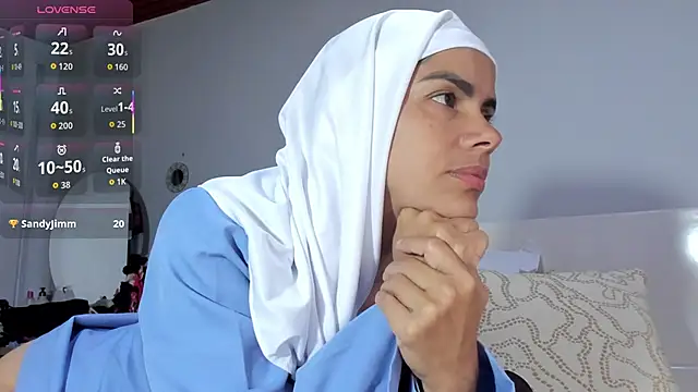 ClaraMariaMon online show from October 17, 7:17 pm