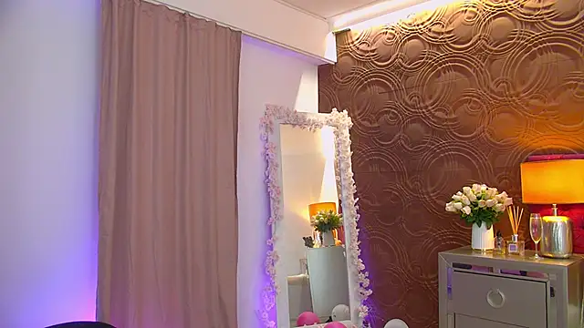 IrisMonn online show from November 18, 6:36 am