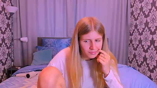 kirraa  online show from September 9, 1:33 pm